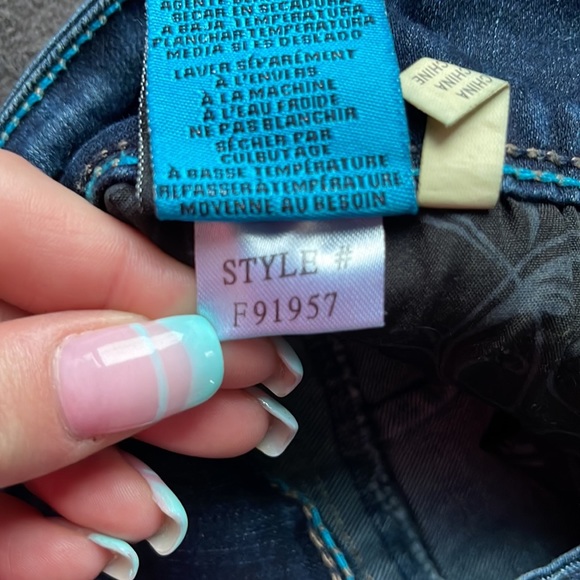 YMI capris - dark wash - Picture 11 of 11